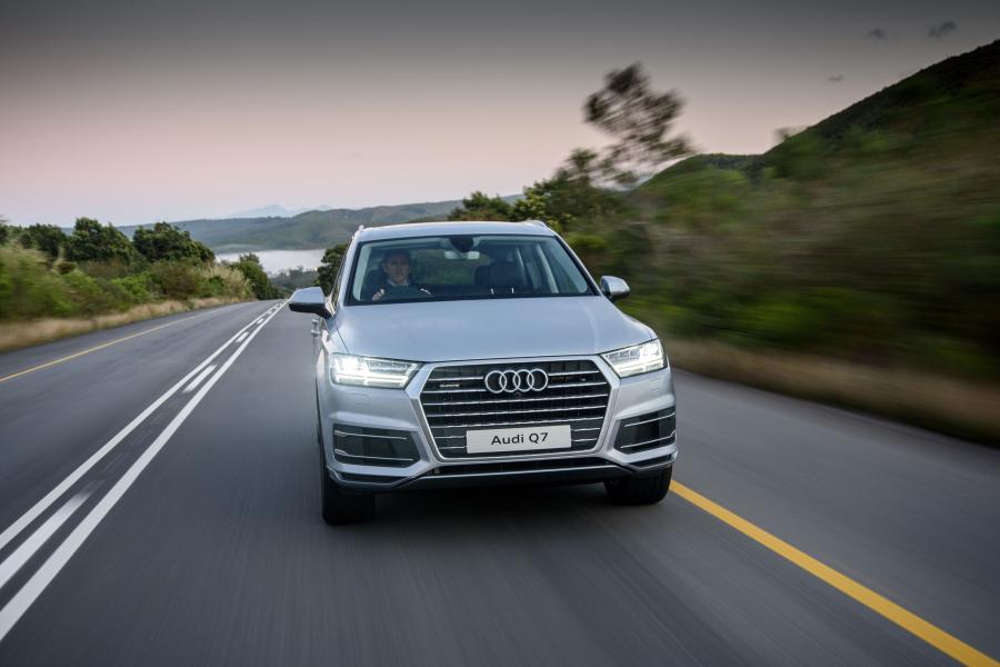  Audi Q7 TDI Quattro (4M) 2015 года  (ZA) (фото 6 из 20)